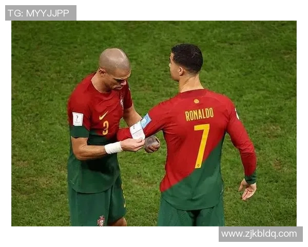 追逐梦想的绿茵传奇励志男足球明星的奋斗与荣耀之路 追逐梦想的绿茵传奇励志男足球明星的奋斗与荣耀之路